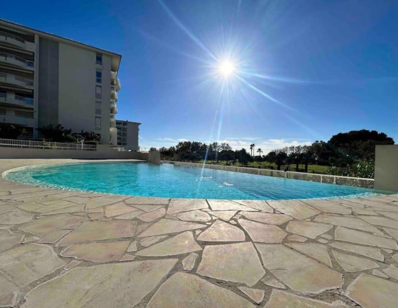 Il Gioiello : Apt 2 Pers, Clim, Piscine, Parking Antibes Exteriér fotografie